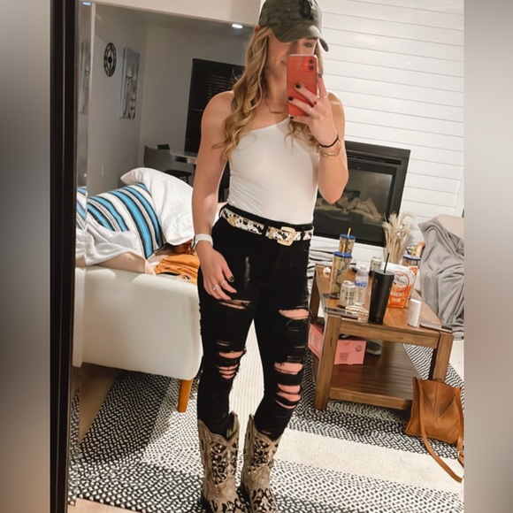 Meet your Posher, Kendra - Picture 4 of 8